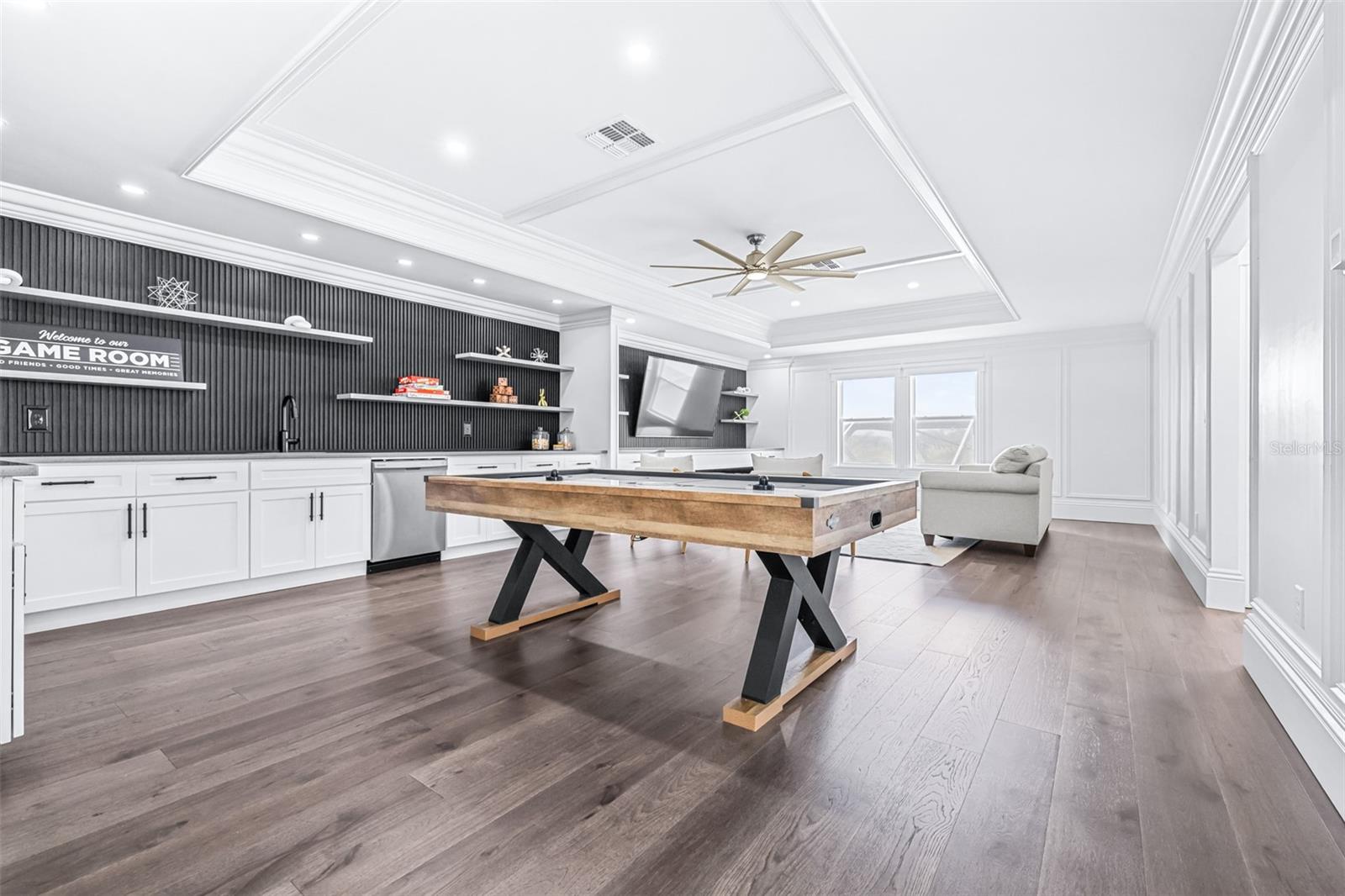 Upstairs Loft with Kitchenette