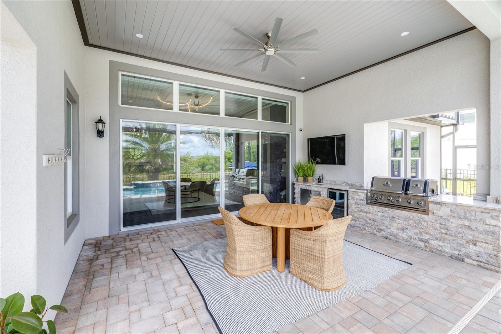 Giant Lanai with Outdoor Kitchen