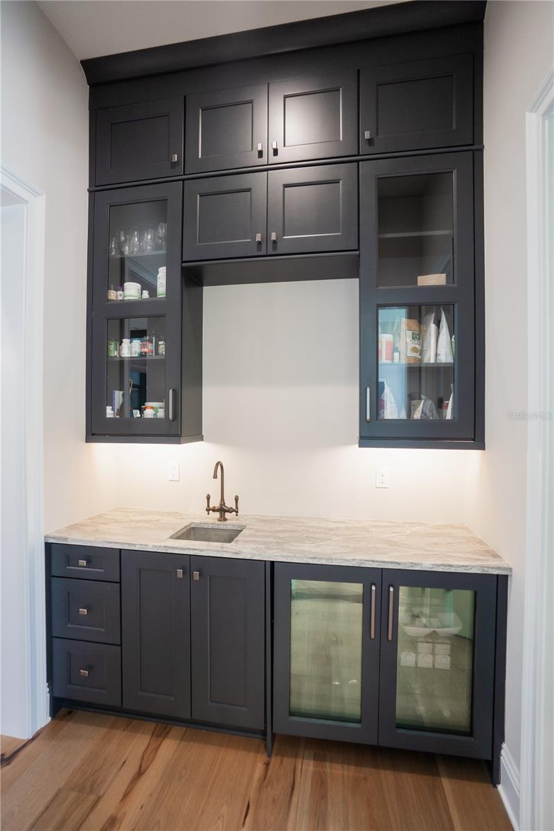 Wet Bar off Kitchen