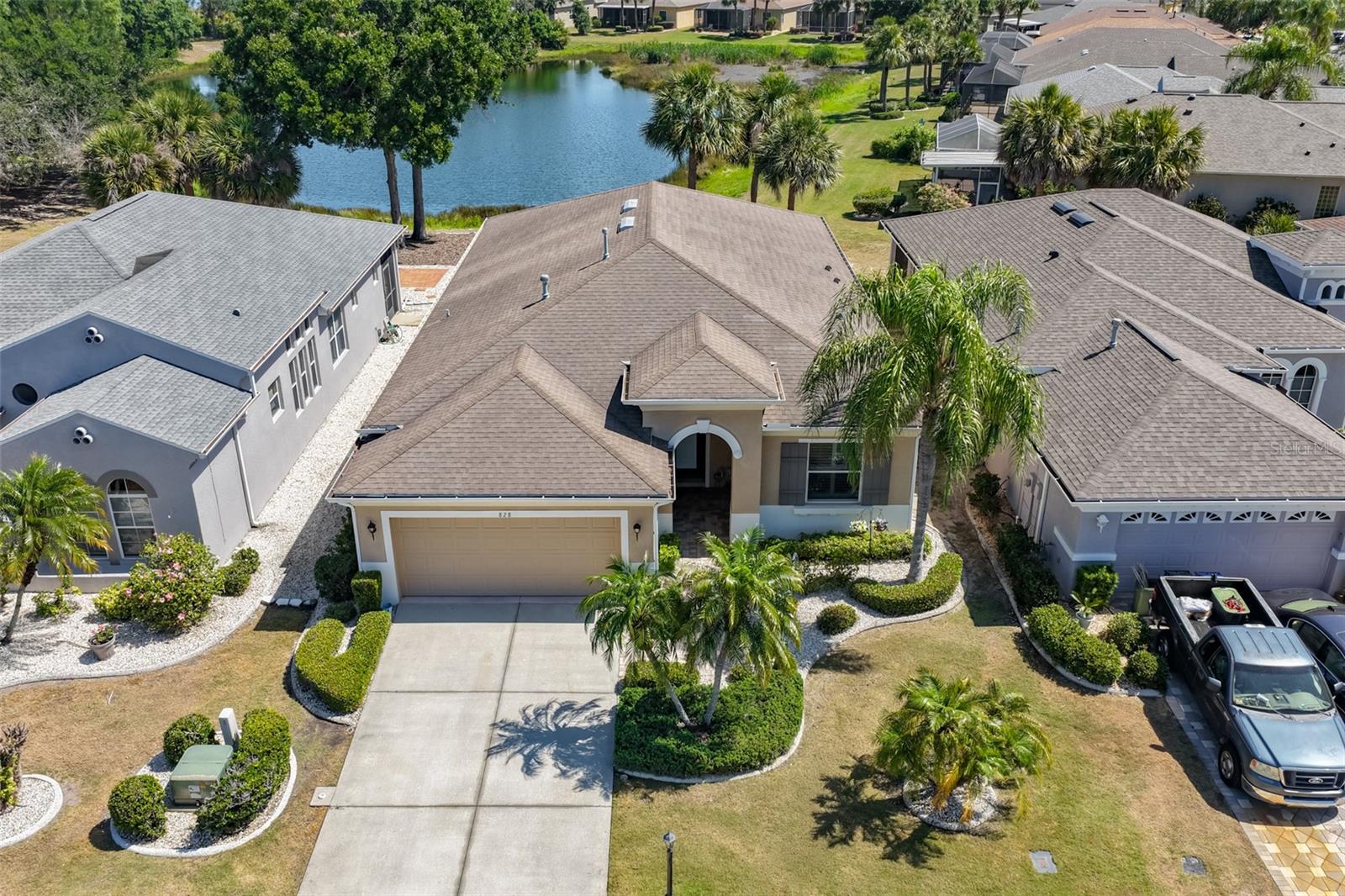 Beautiful WATER FRONTAGE/VIEW 3/2 home with over 2,000 Sq.Ft.