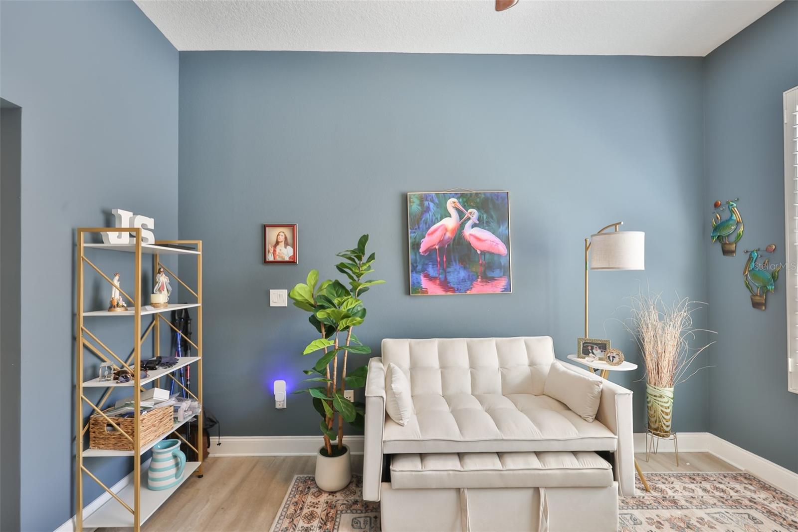 A queen bed easily fits in this space with room to spare.