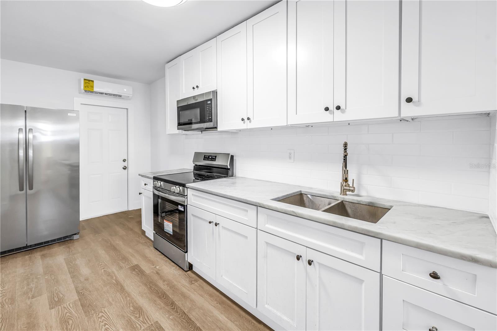 Back 1 bedroom unit.