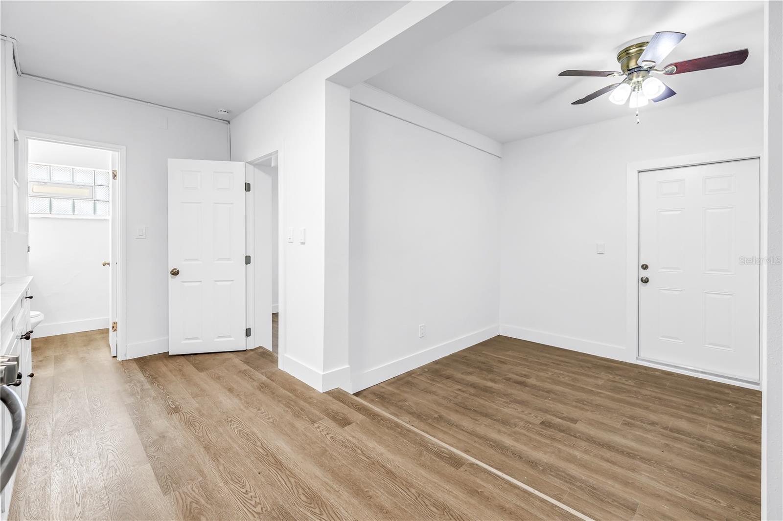 Back 1 bedroom unit.