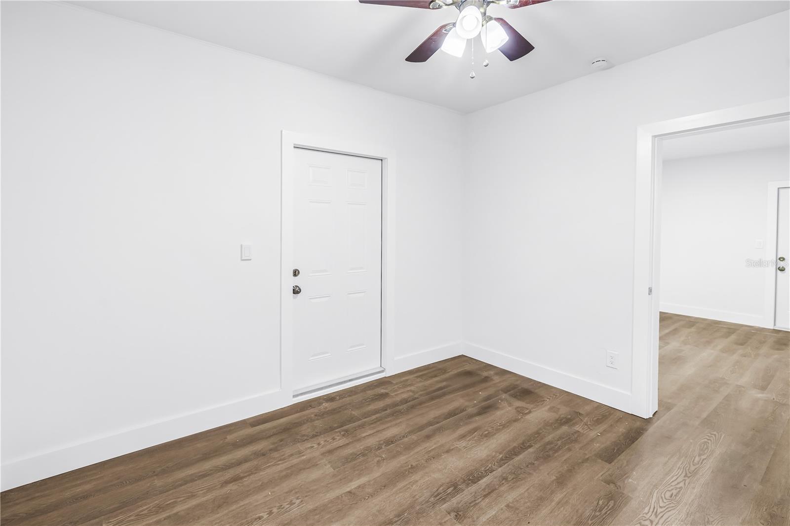 Back 1 bedroom unit.