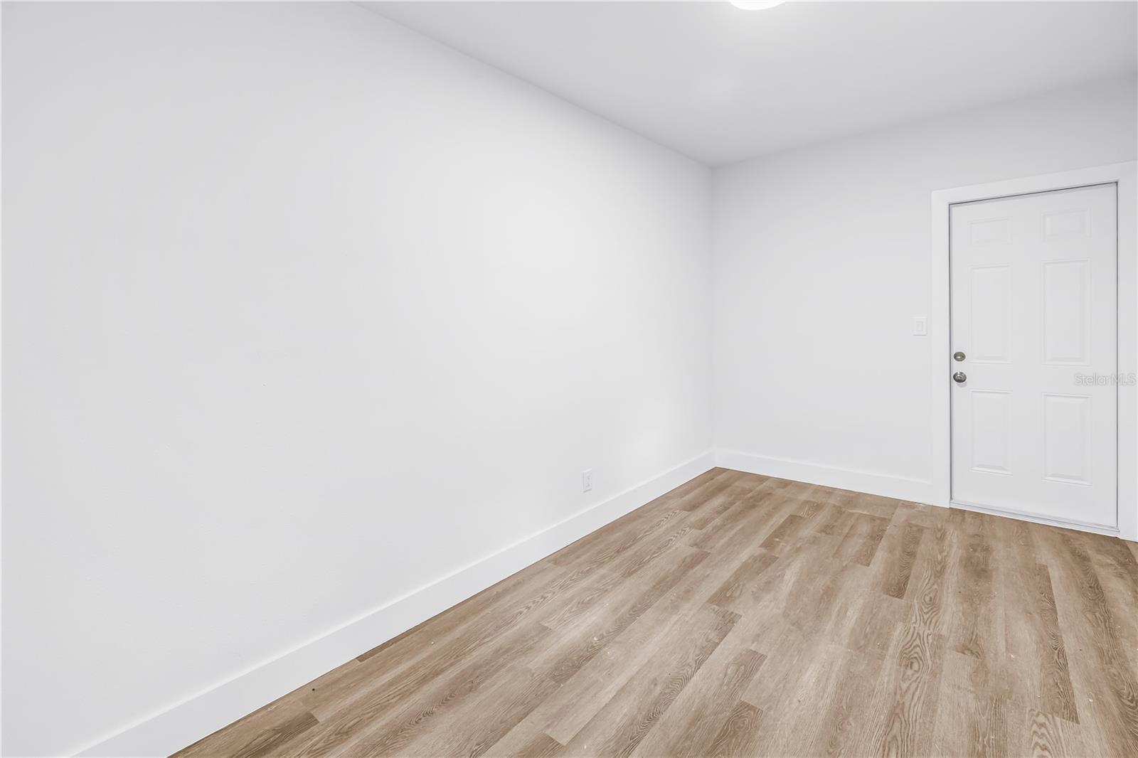 Back 1 bedroom unit.