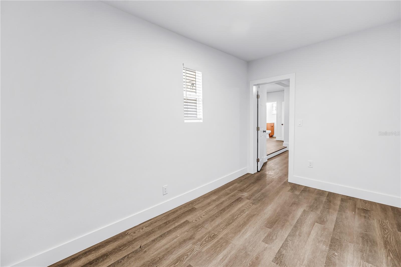 Back 1 bedroom unit.