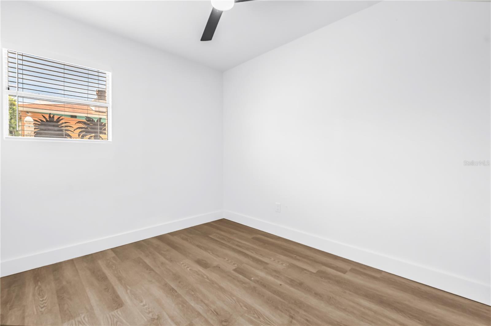 Back 1 bedroom unit.