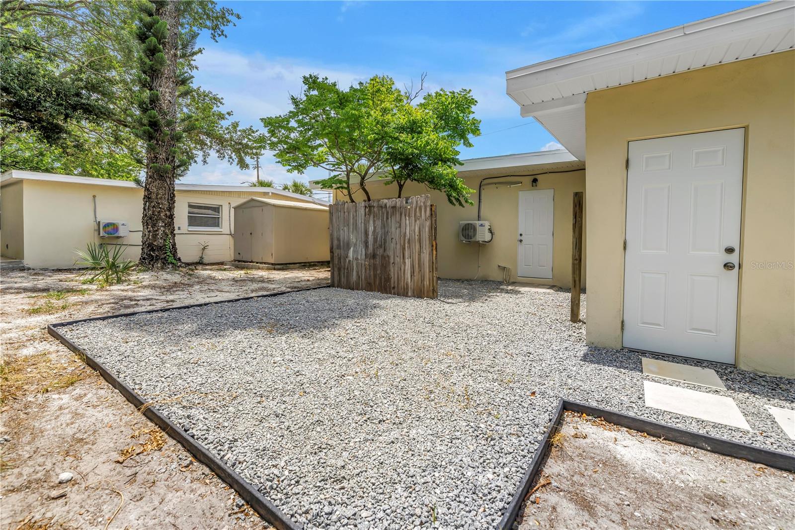 1 bedroom unit patio.
