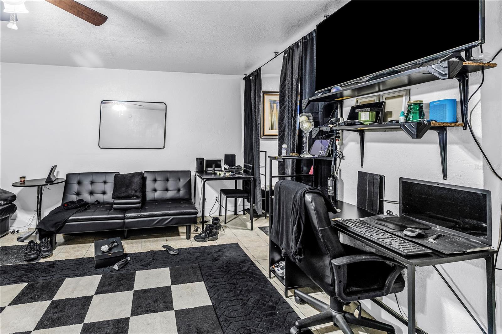 Tenant occupied studio unit.