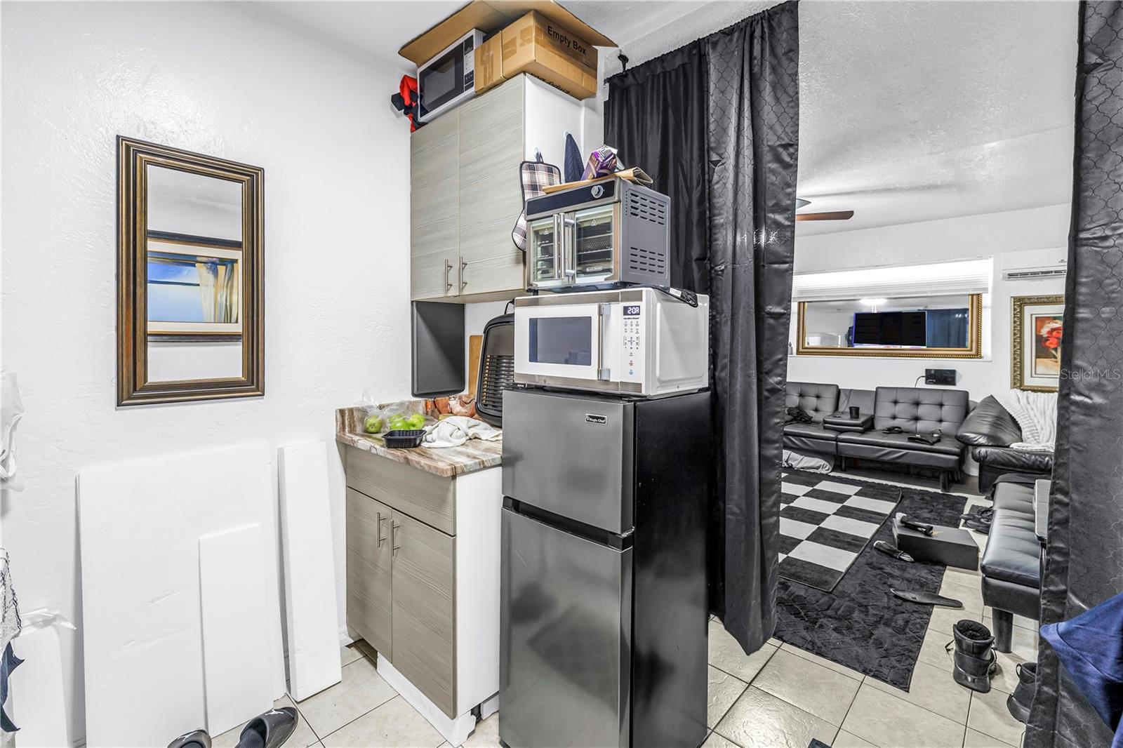 Tenant occupied studio unit.