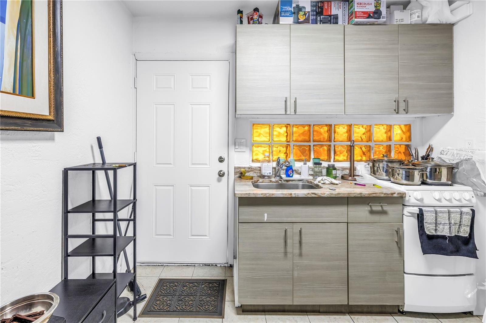 Tenant occupied studio unit.