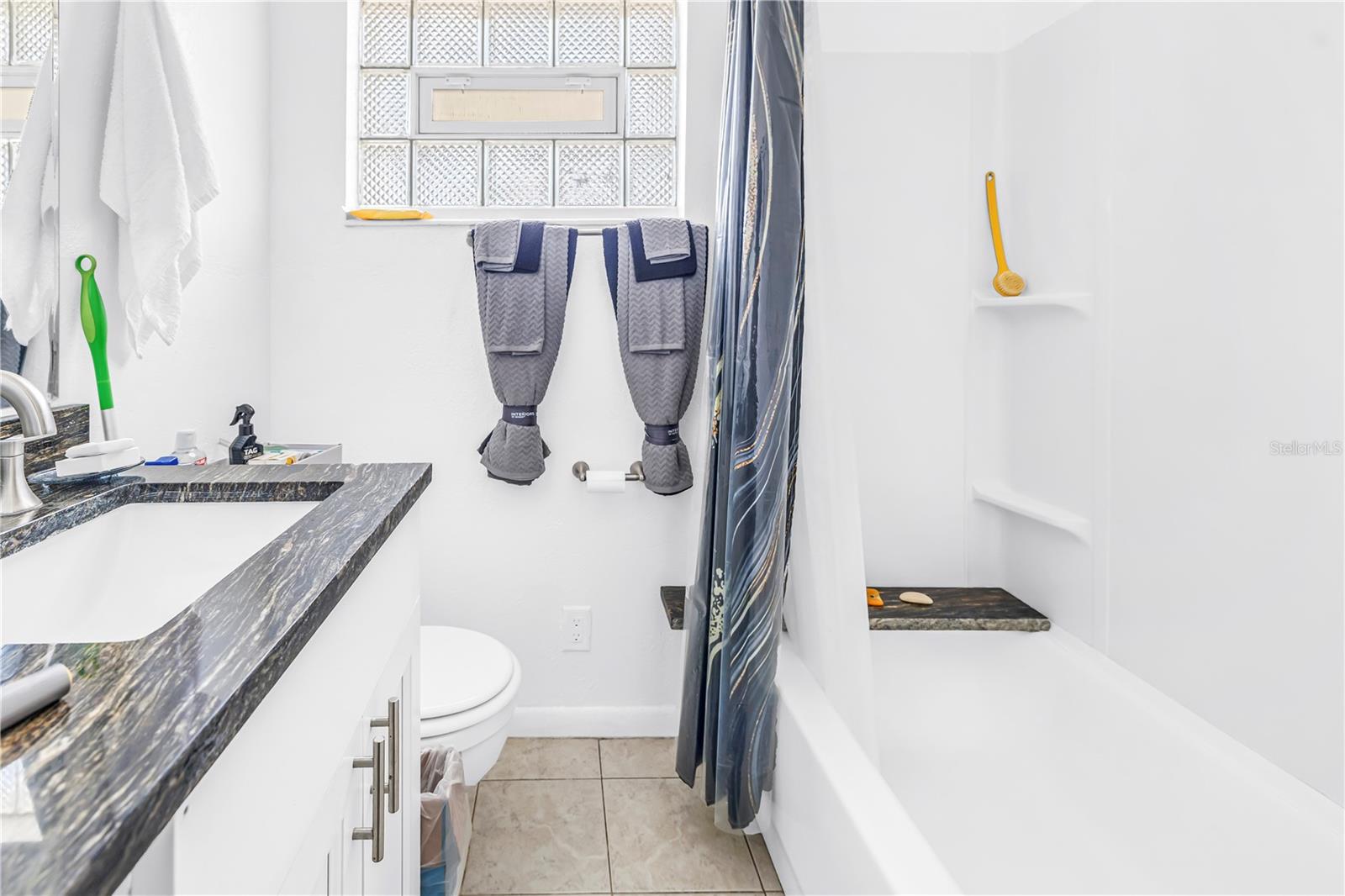 Tenant occupied studio unit.