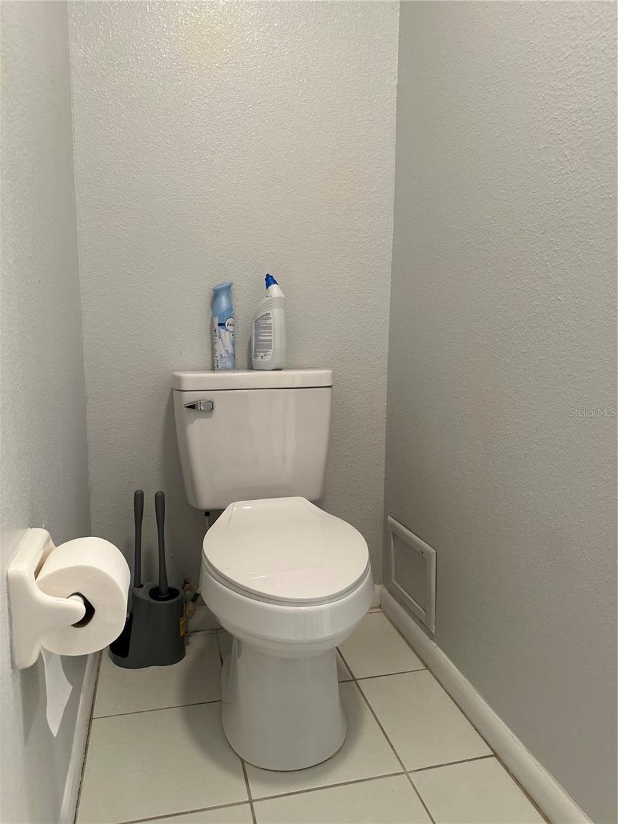 Downstairs en-suite bath