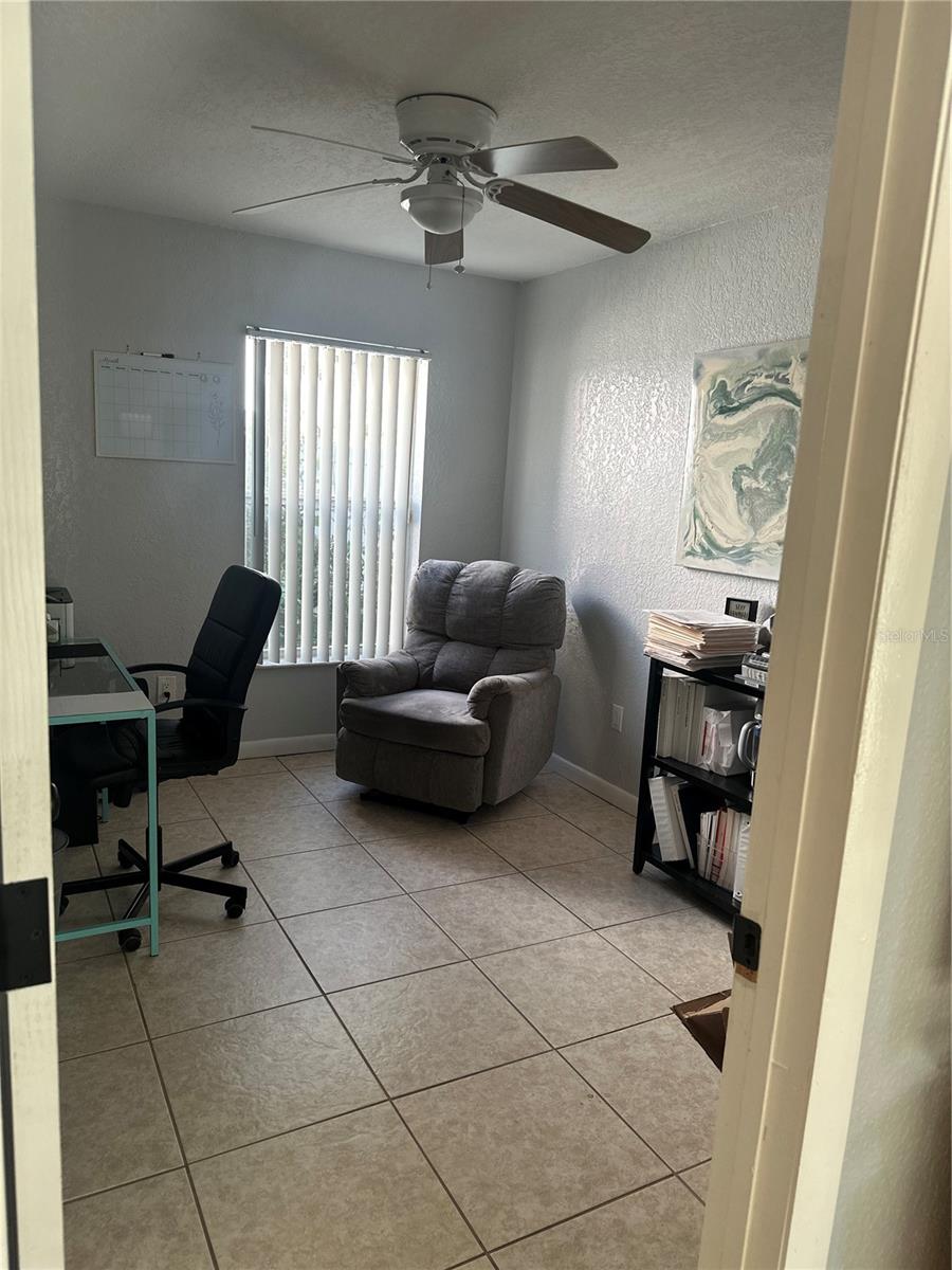 Downstairs en-suite bonus room