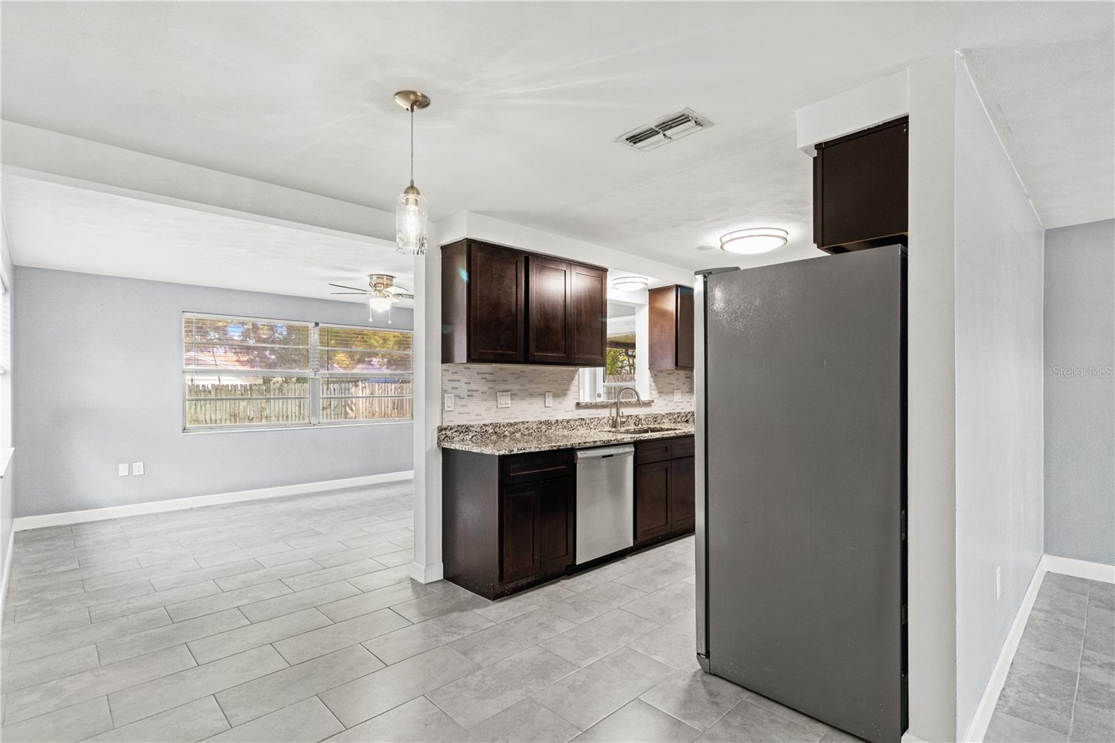 Dining/Kitchen