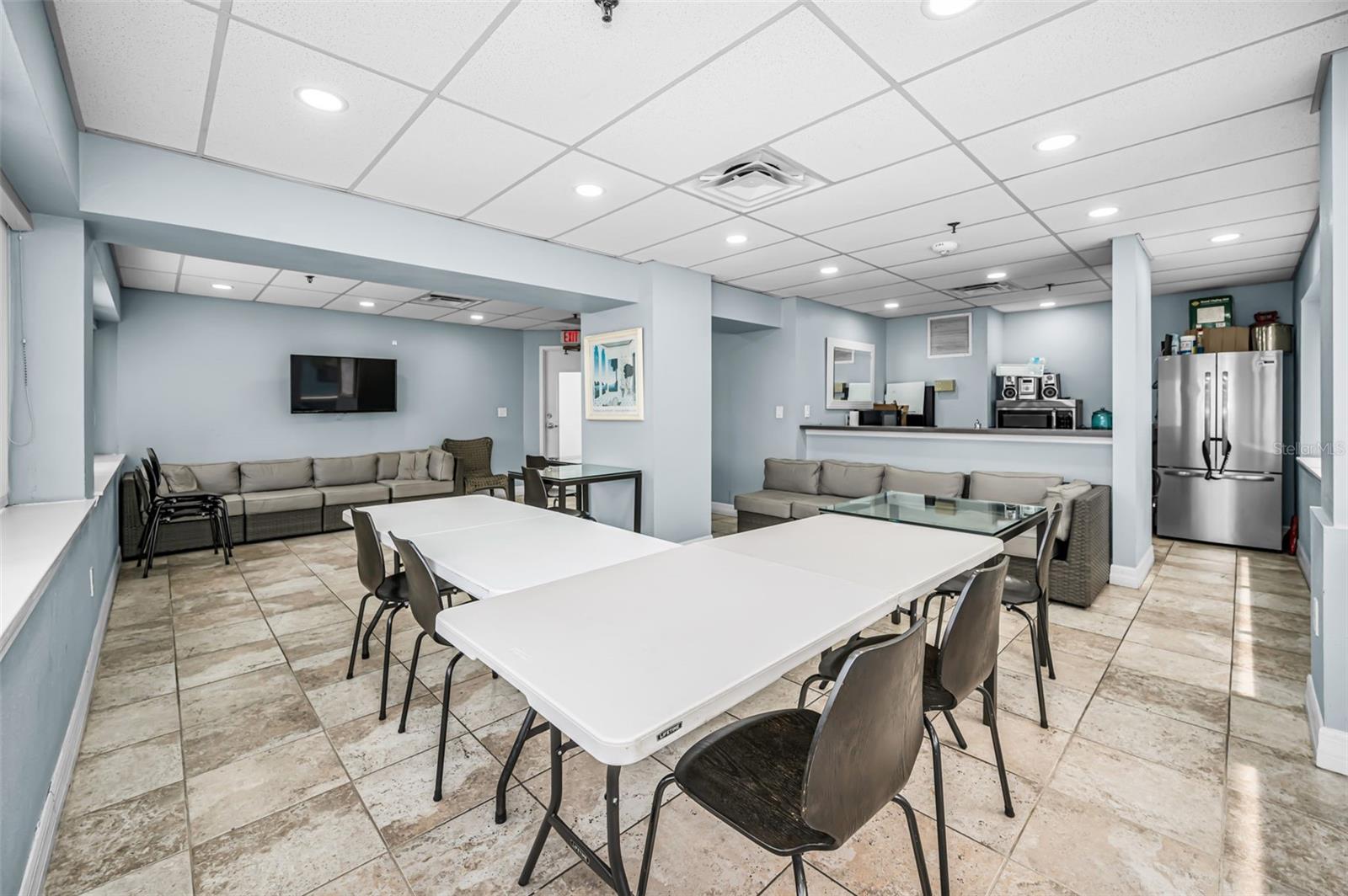 Community entertainment room with full kitchen