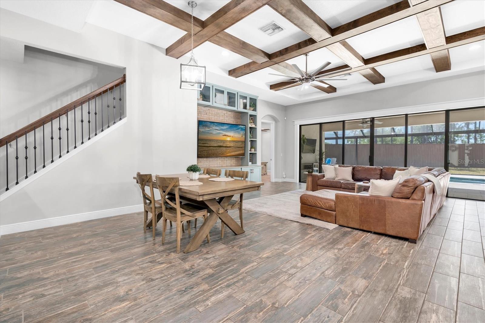 OPEN FLOOR PLAN