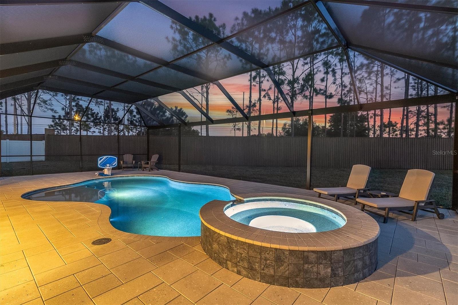 HEATED SALTWATER POOL & SPA