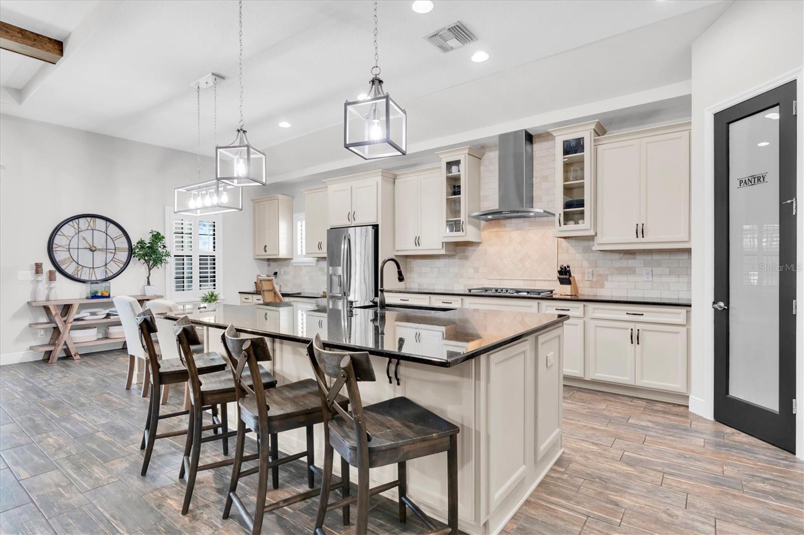 PLENTY OF CABINET & COUNTER SPACE