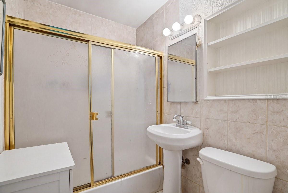 2nd bathroom