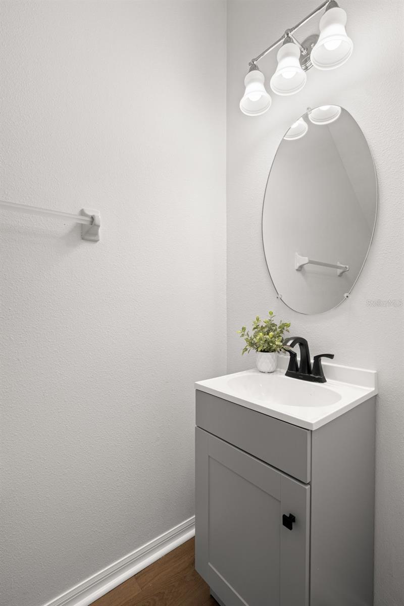 1/2 Bathroom