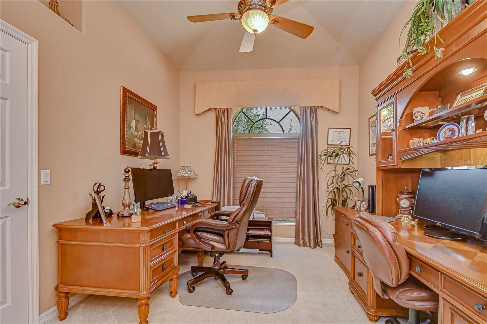 Bedroom/Office 6