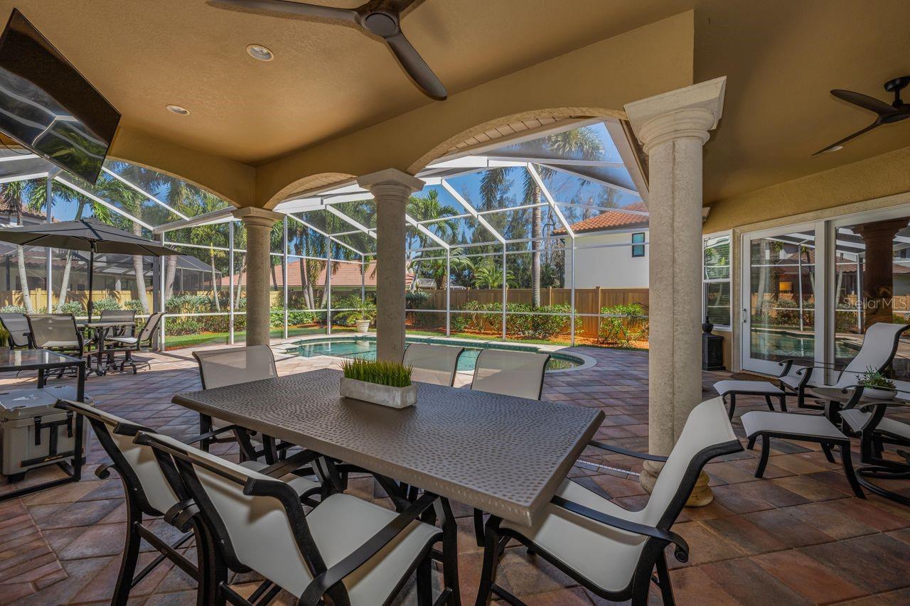 Dinner on the Lanai