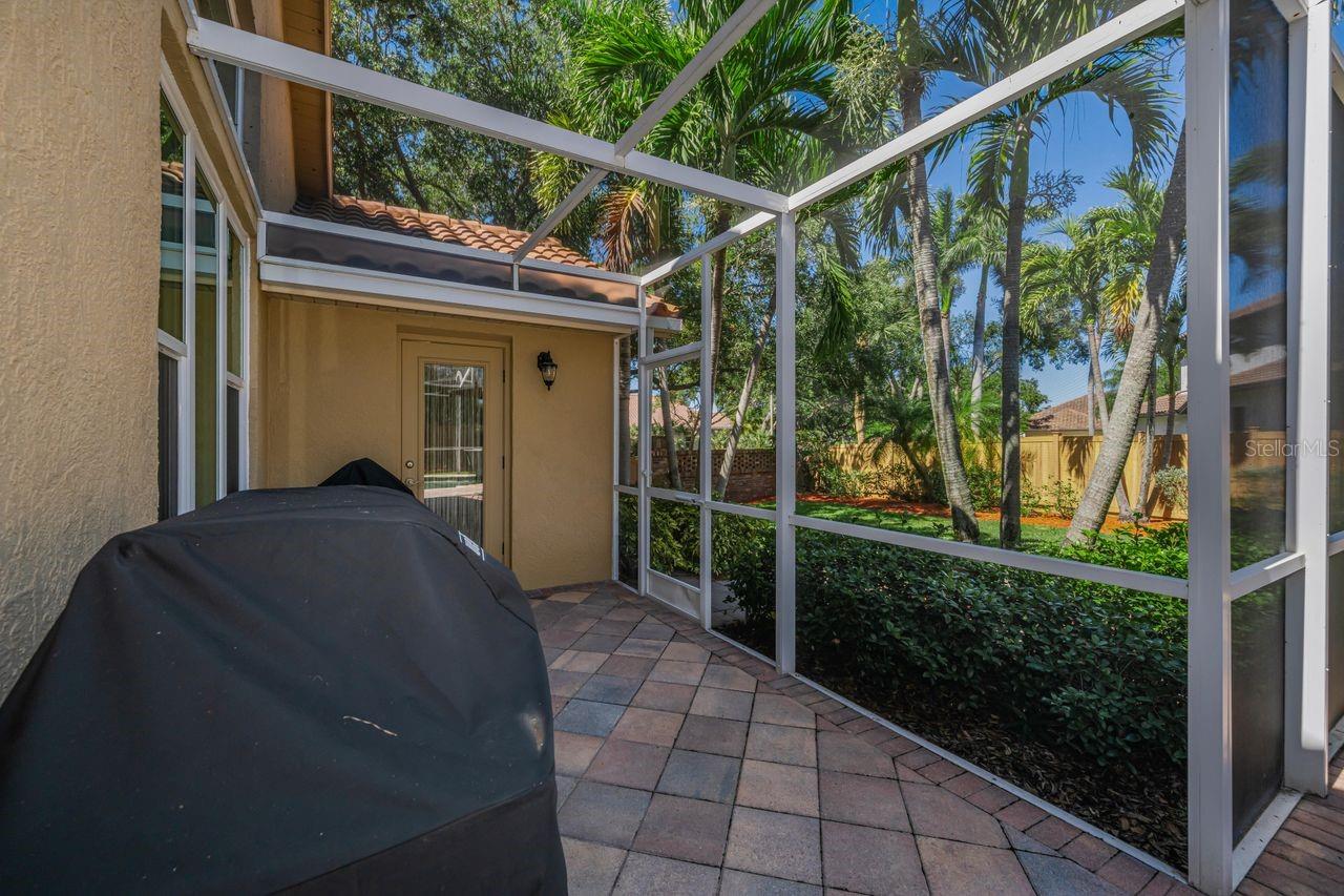 Grilling Area in Pool