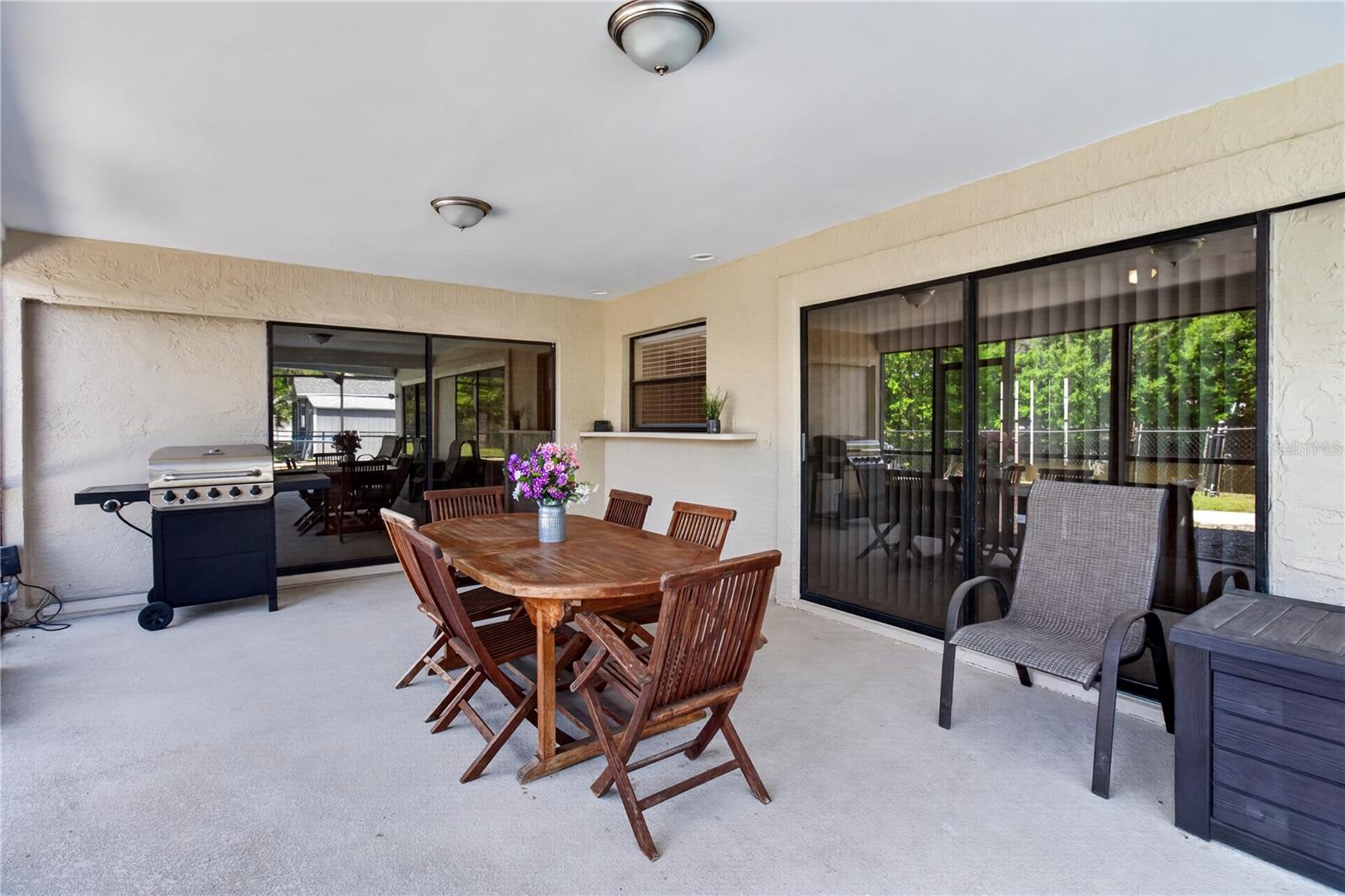 Lanai for outside entertainment