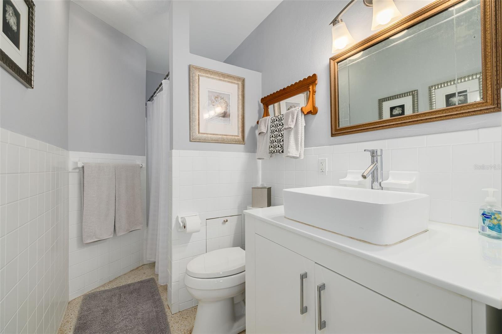2nd Full Bath with Tub