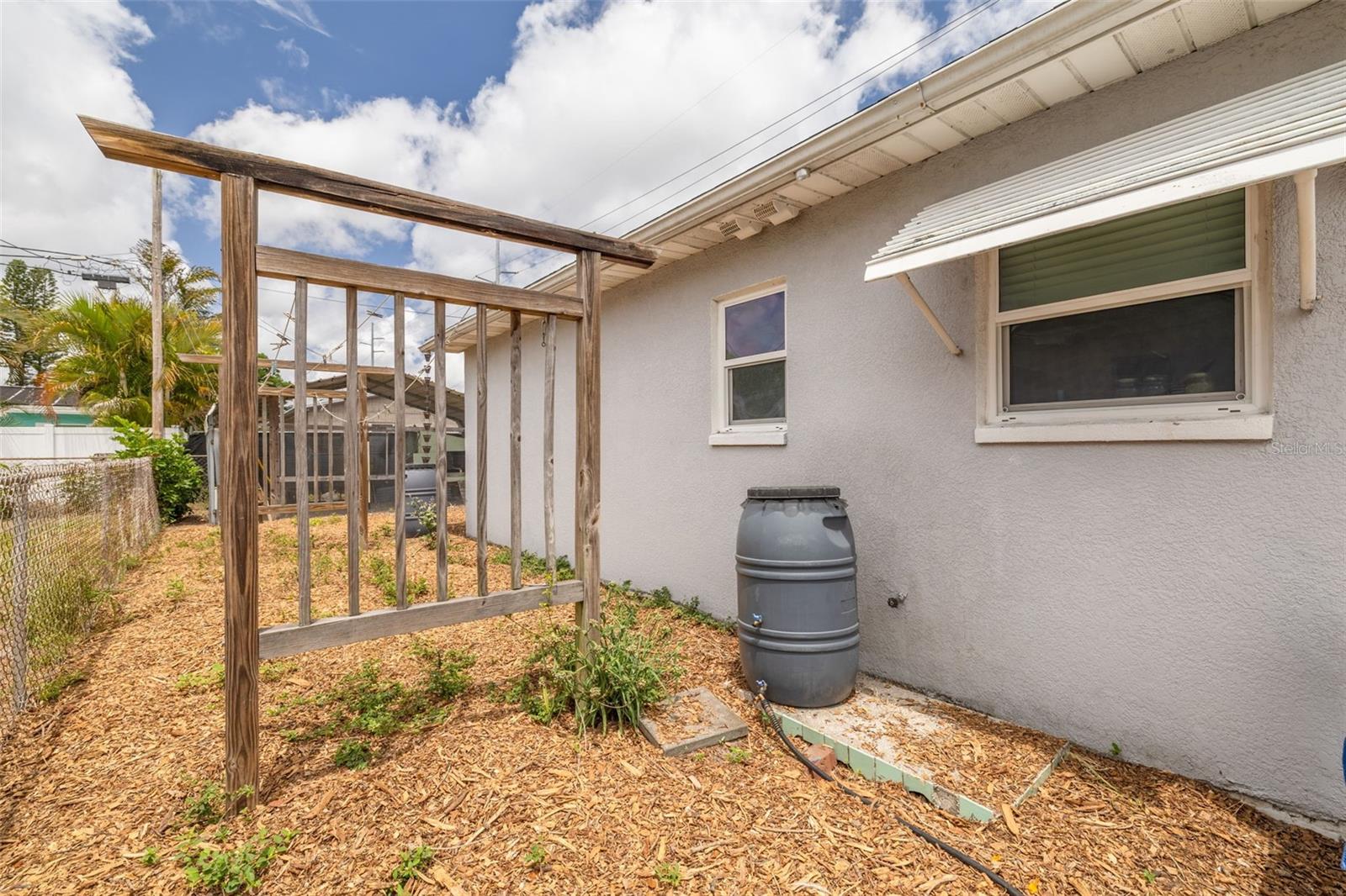 Rain water barrels