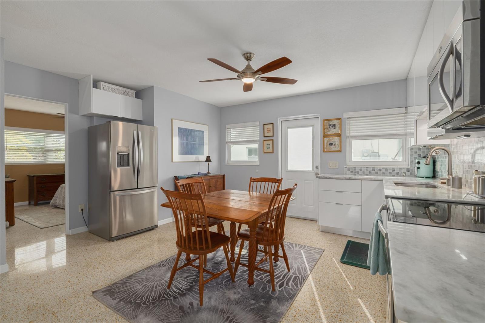 Eat-In Kitchen