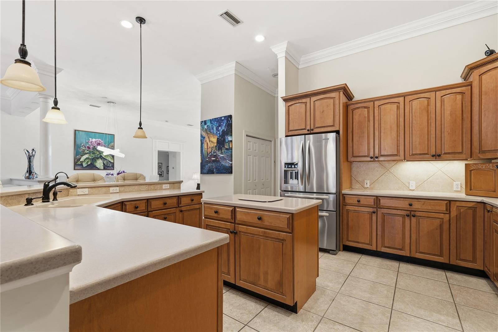 GOURMET KITCHEN IS A COOKS DREAM .