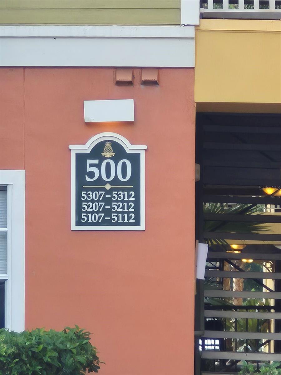 TB8502777