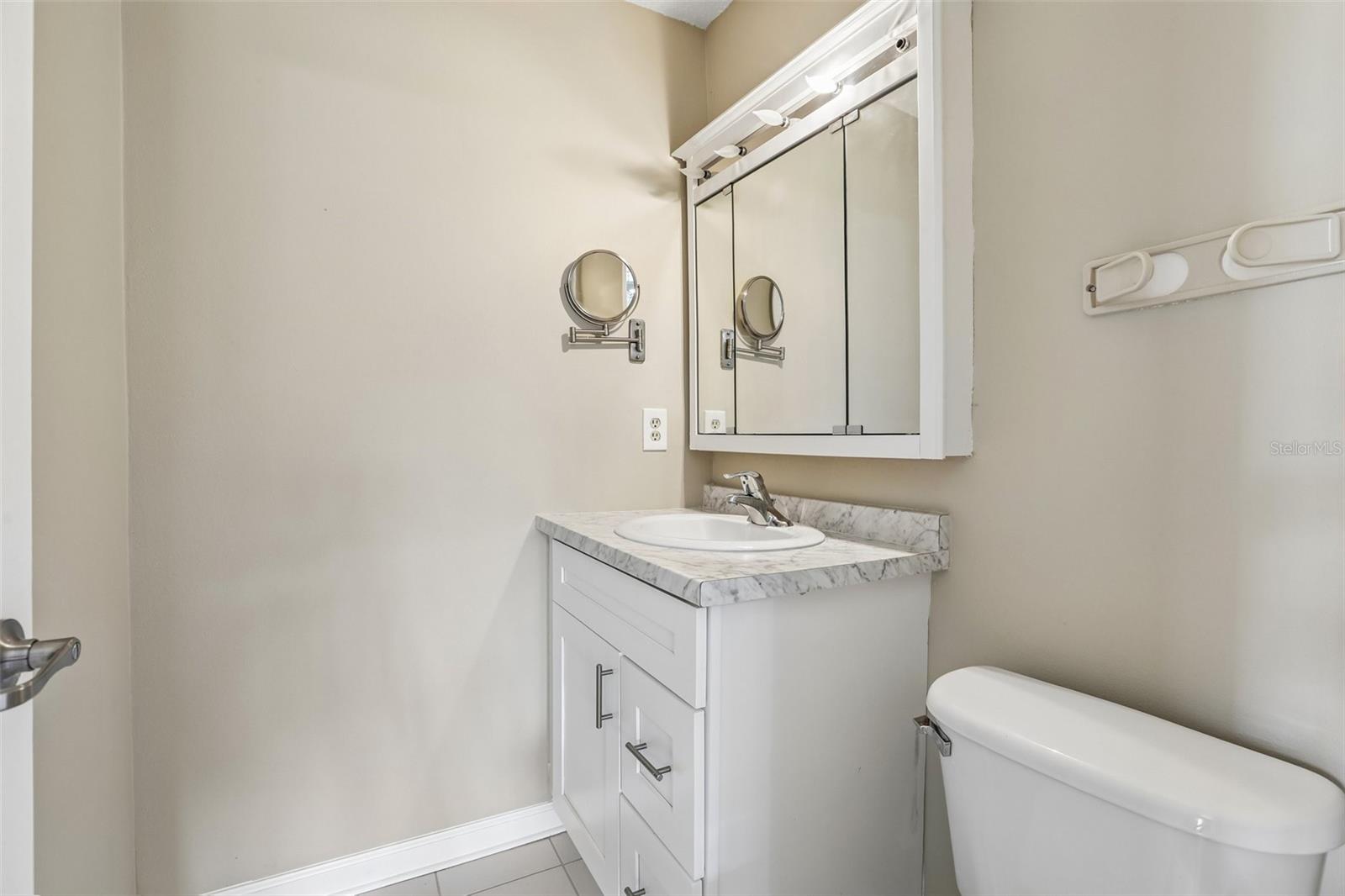 1/2 bath