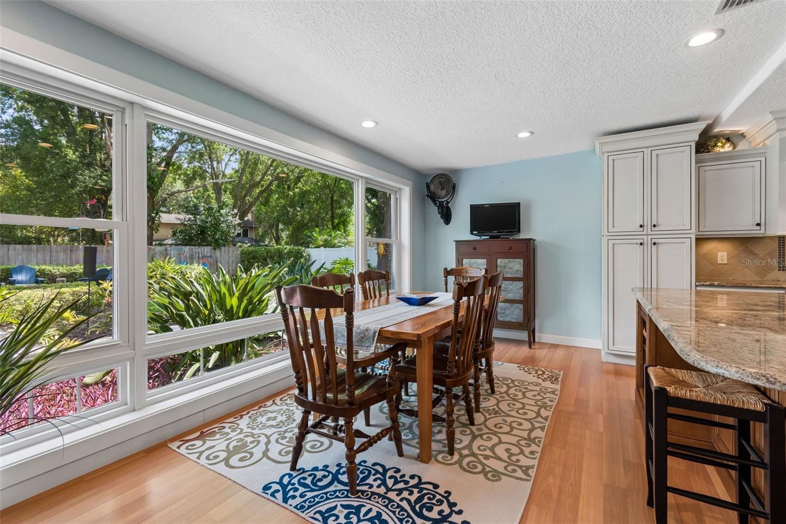 Eating Area in Kitchen w/Panoramic View