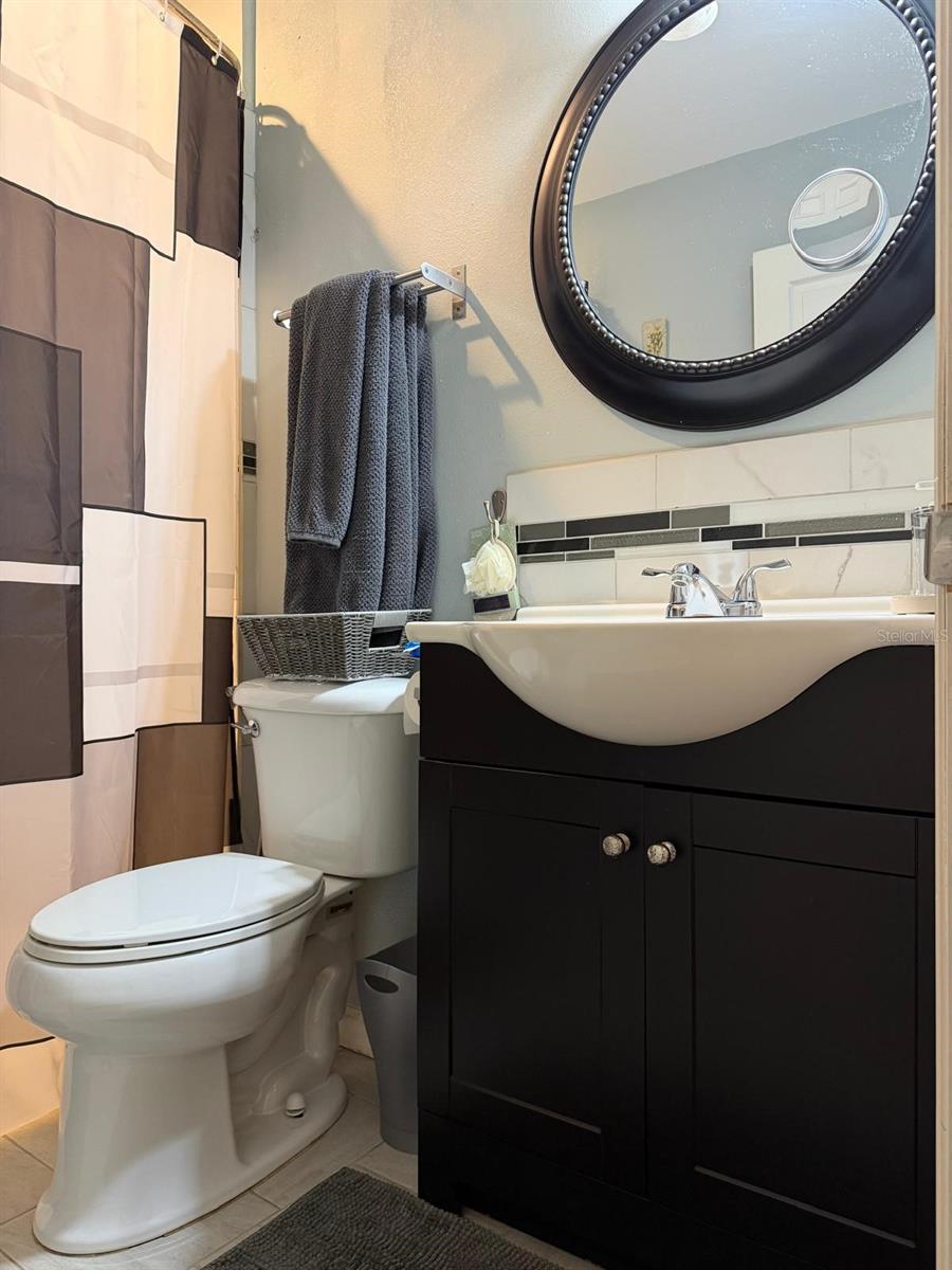 BATHROOM 1