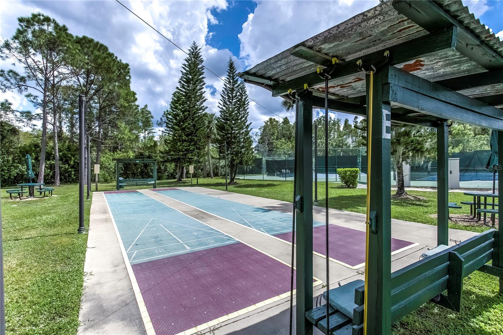 Community shuffleboard