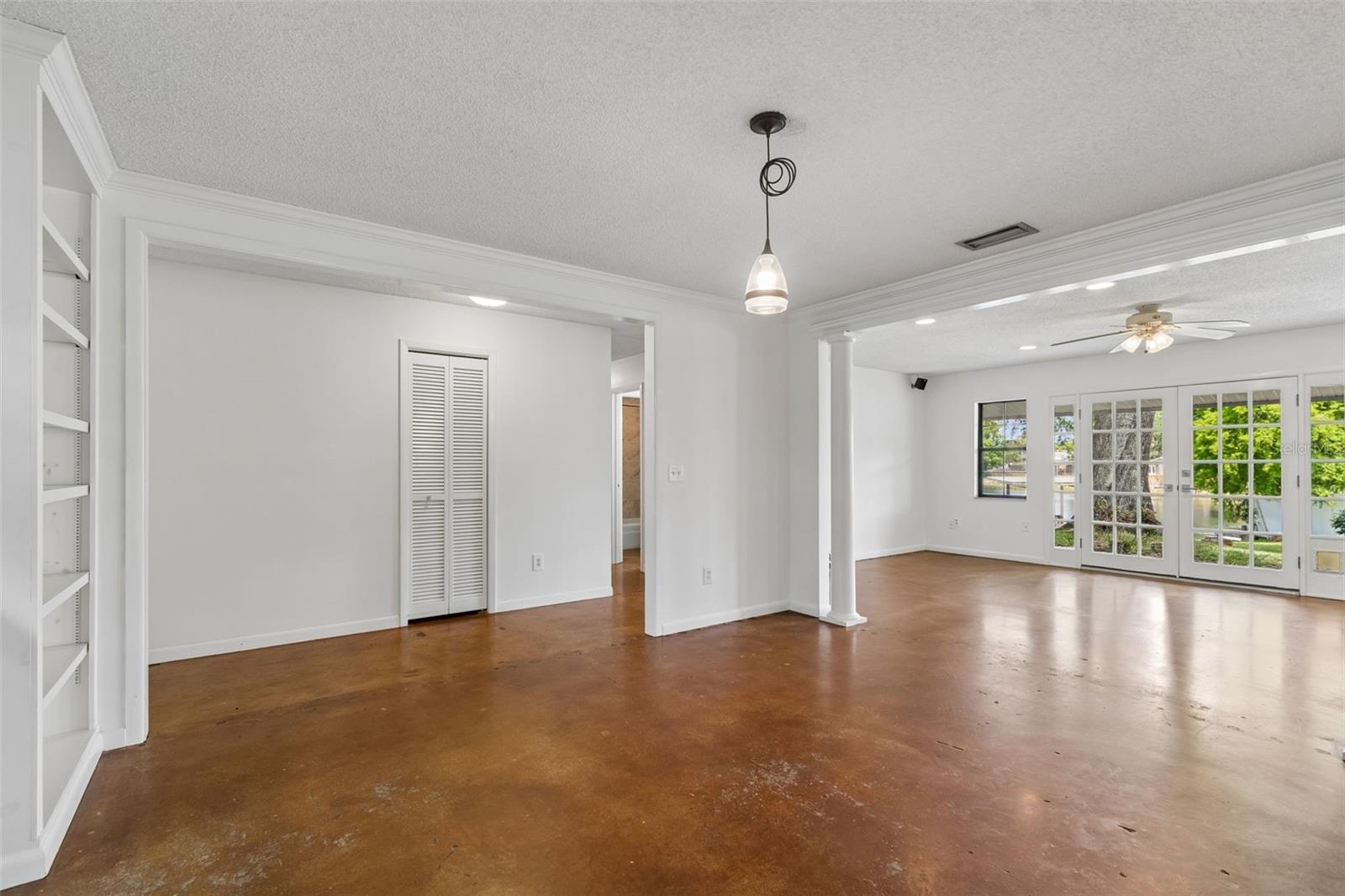 Open concept dining / living room