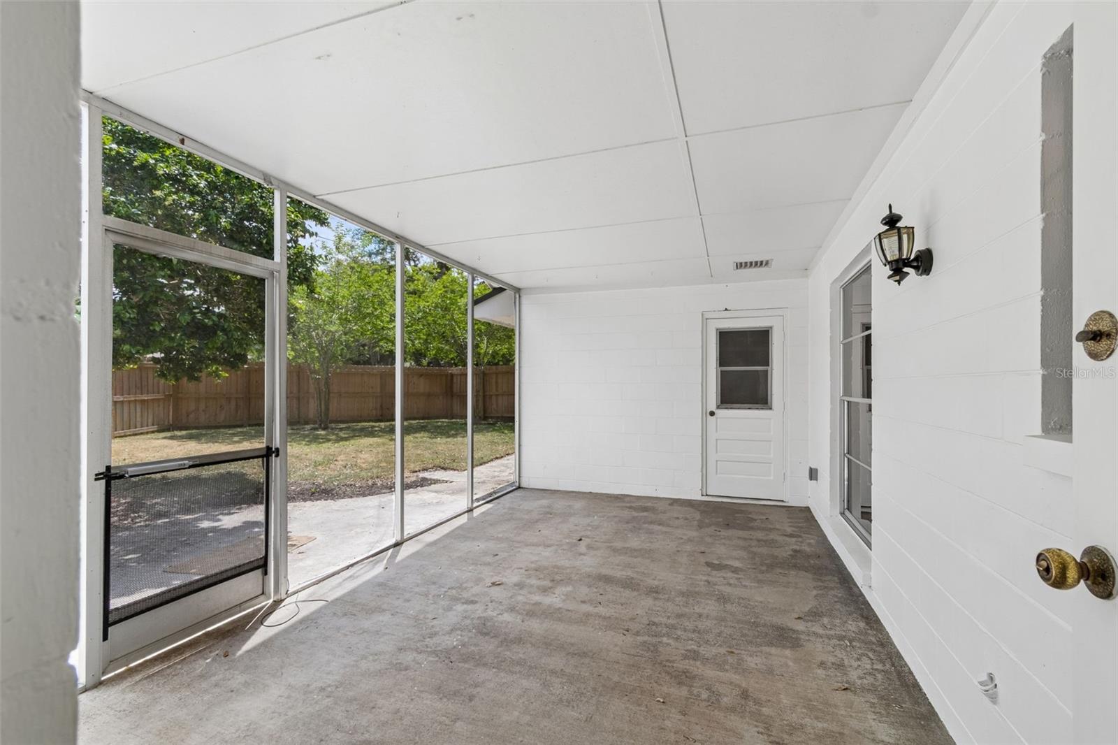 Side enclosed porch