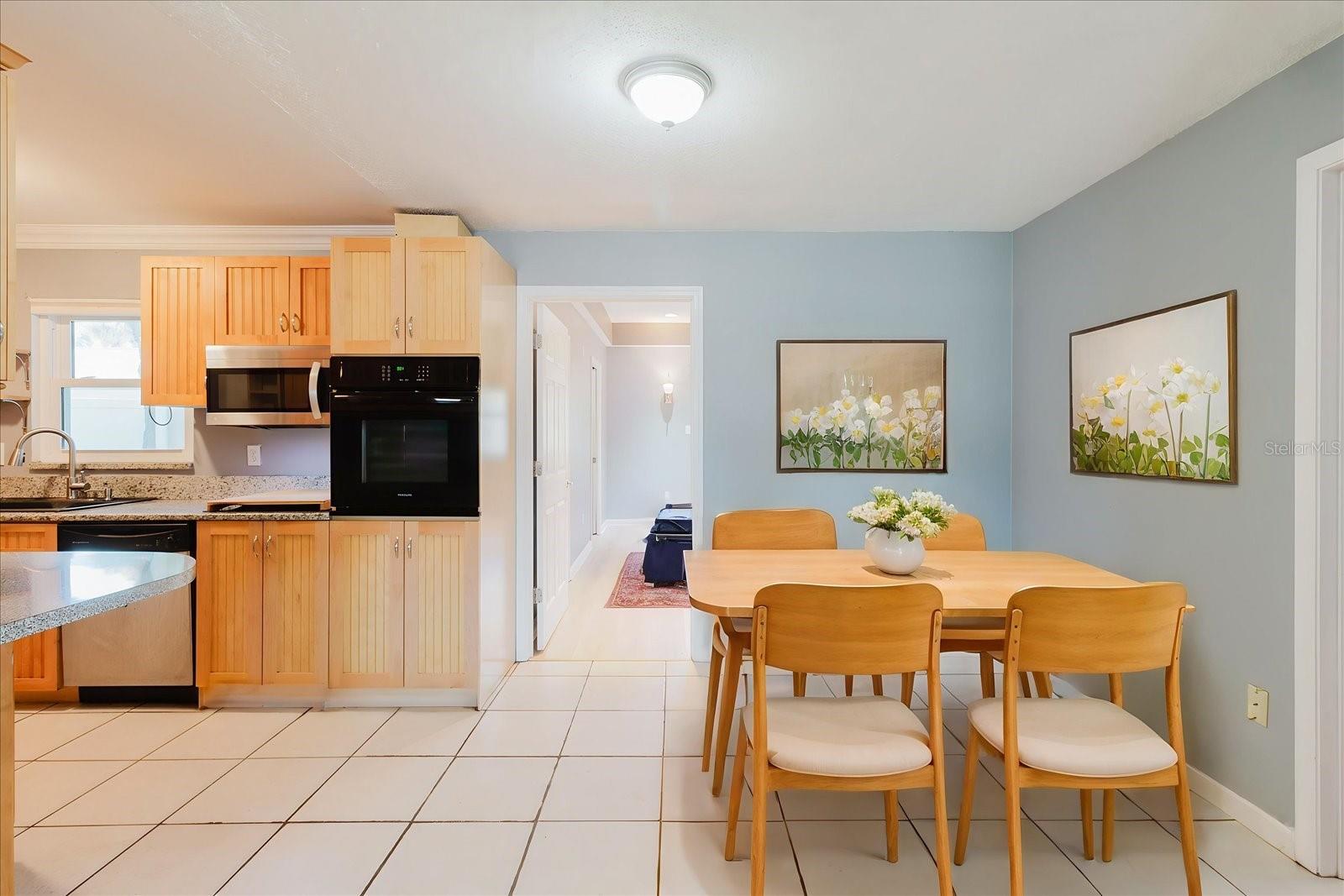 Dining area - Virtual staging