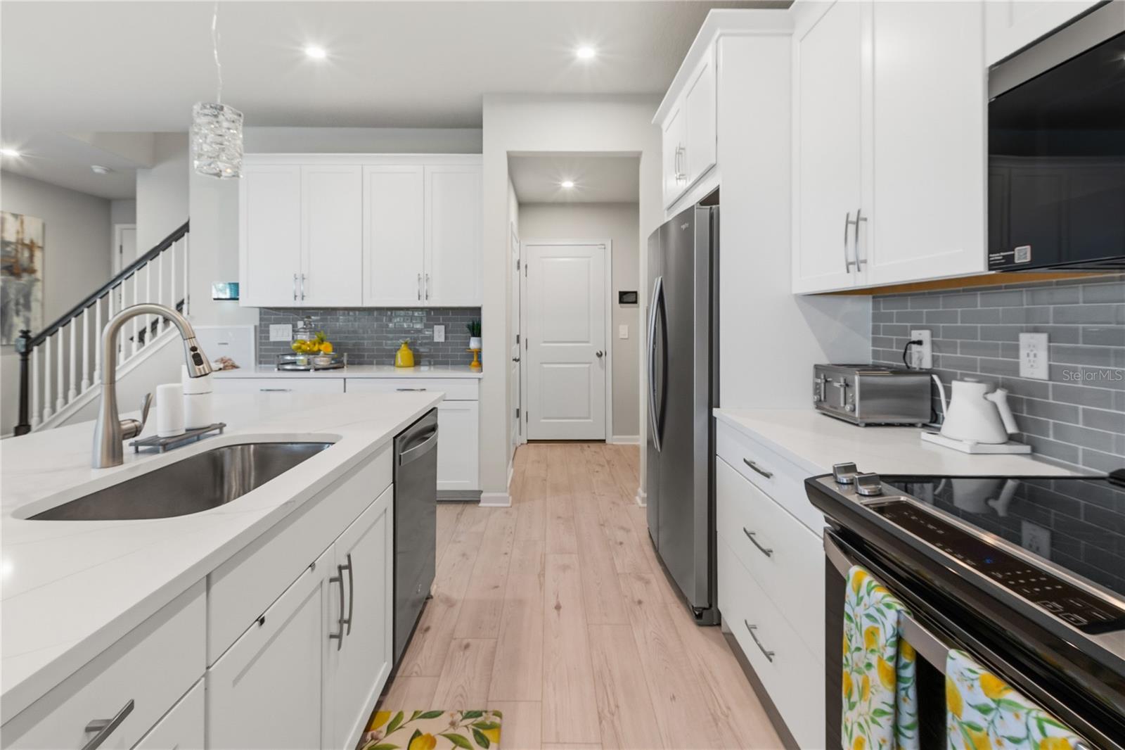 Kitchen + stainless steel appliances