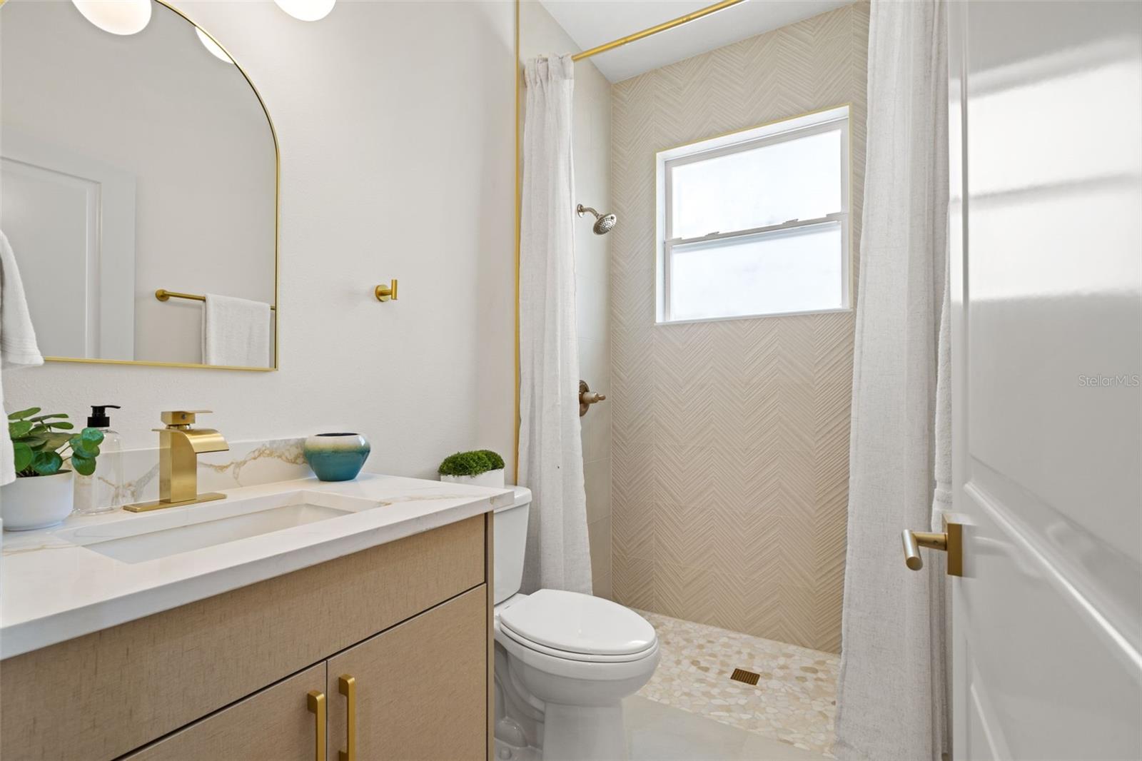 primary /in-law suite 2 ensuite bathroom