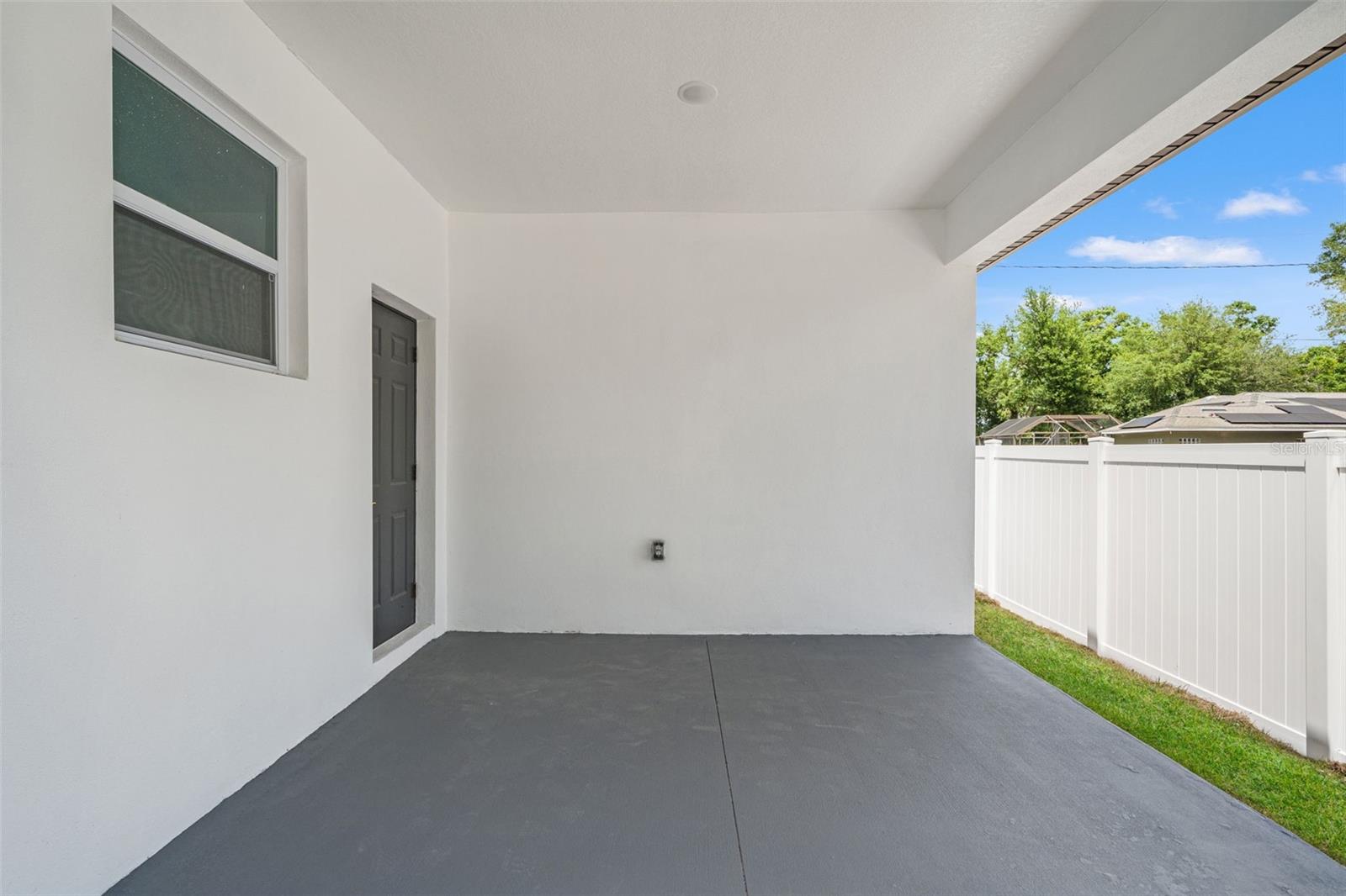 left side porch