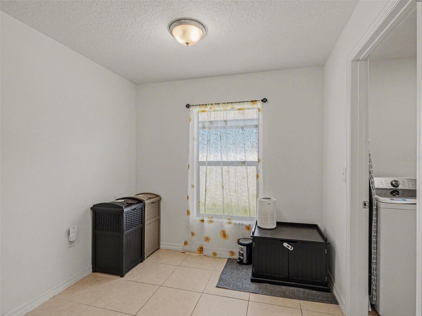 Eat in Kitchen area