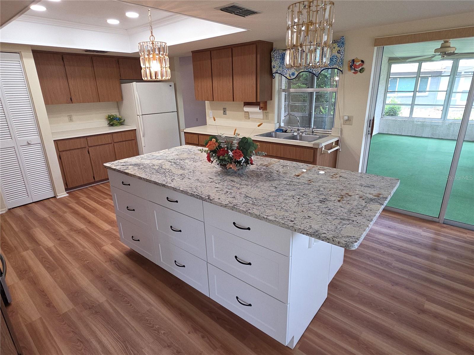 GRANITE COUNTER TOP
