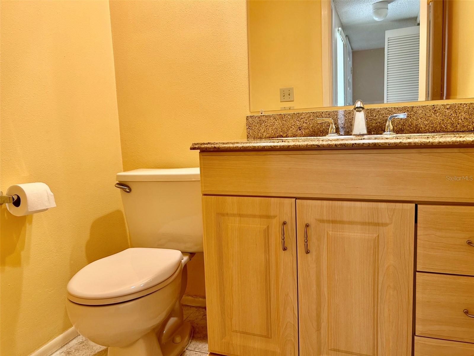 Guest 1/2 Bathroom