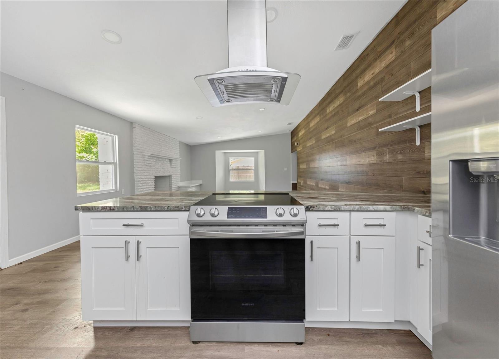 Kitchen - Left View