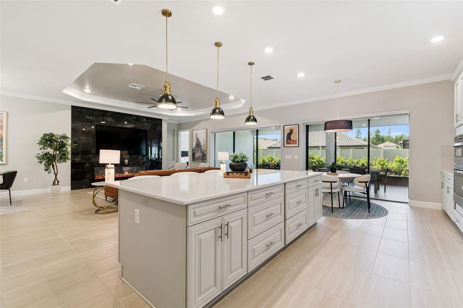 Oversized quartz island with pendants