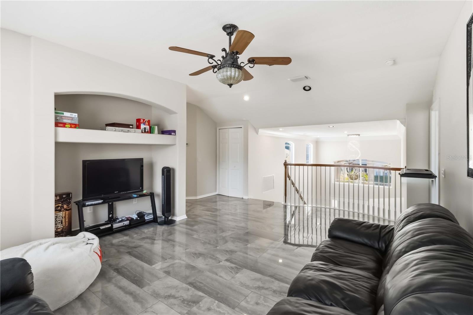 TB8503054